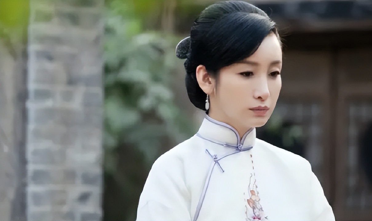 “女人30豆腐渣”？这6位“徐娘半老”的女星，个个风华不减