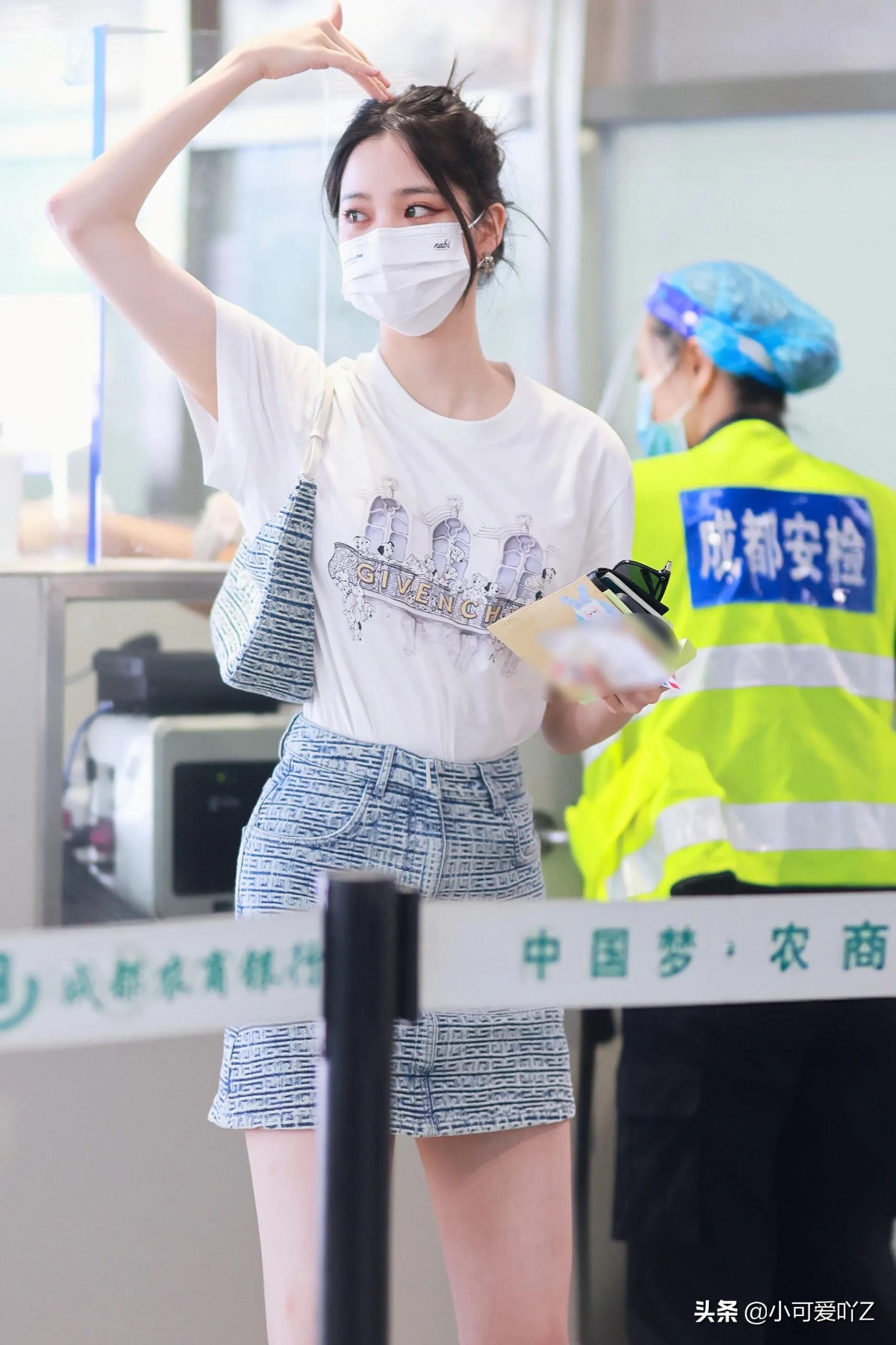 欧阳娜娜，火热的夏天，清凉酷酷的女孩