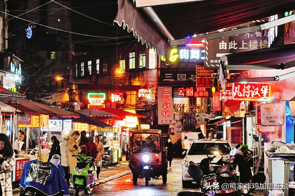 学校周边餐饮店生意一定火爆吗？开店有哪些利弊？