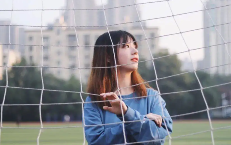 华科大拍摄宣传片，竟“借”武汉大学校草，华科大男生表示不服