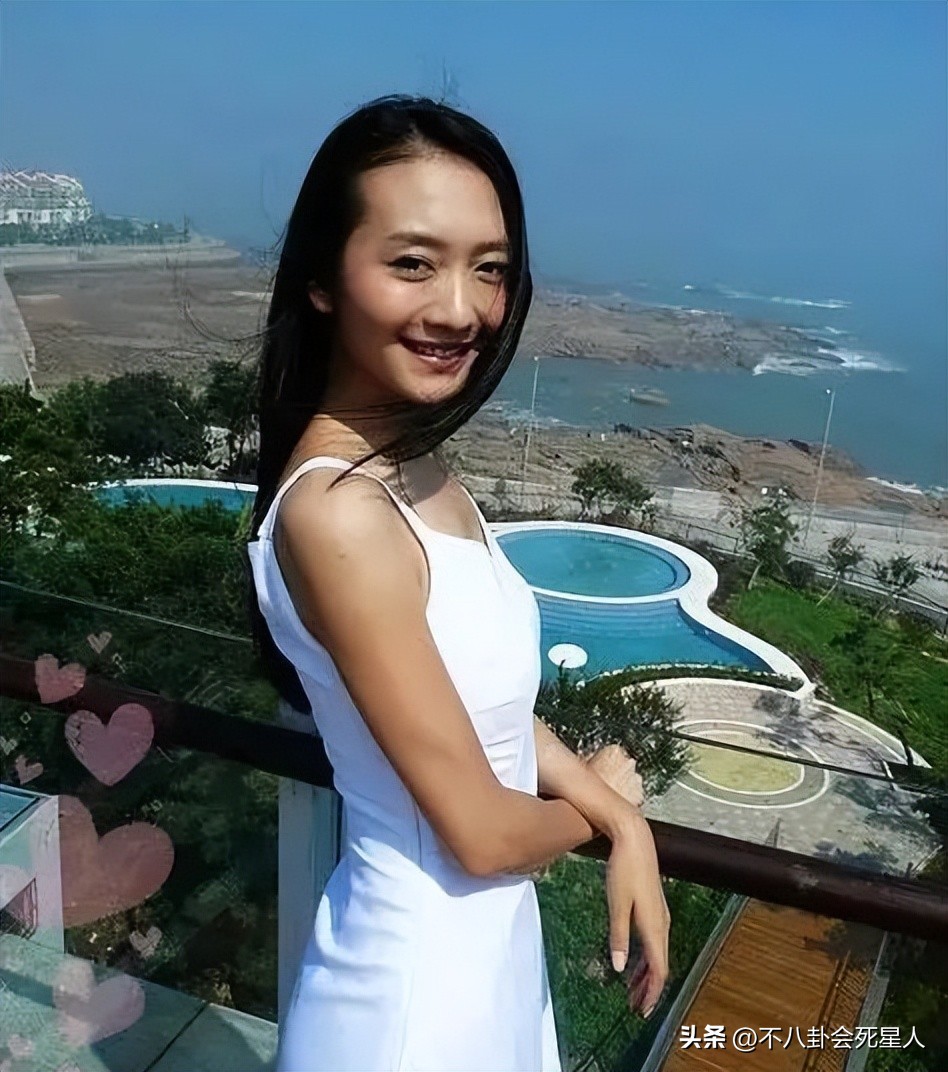 明星的早期照片，谢霆锋土，杨颖非主流，都是“黑历史”