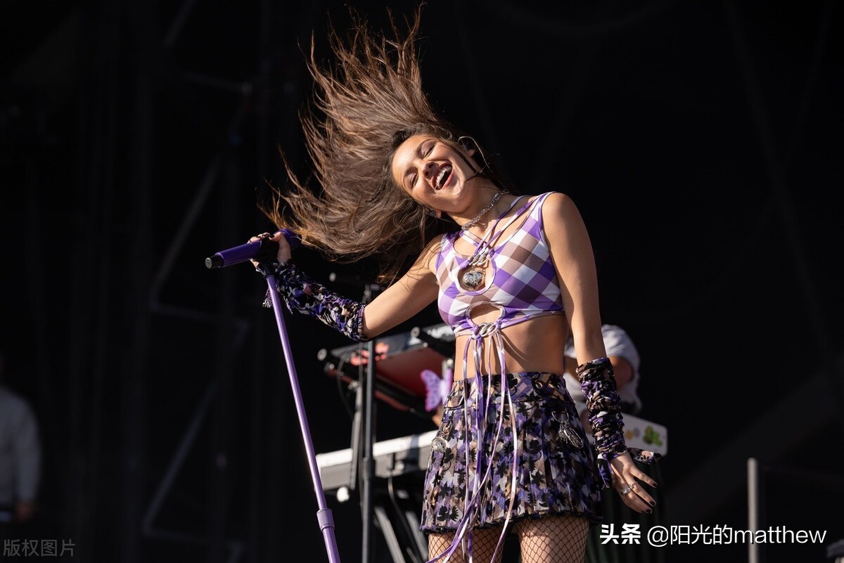 格拉斯顿伯里音乐节第四天，奥利维亚·罗德里戈激情献唱
