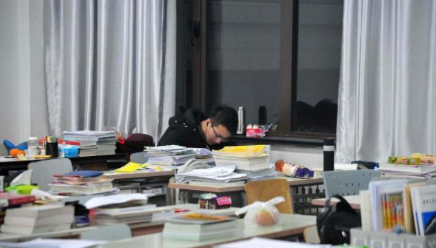 985本科生考研调剂到长春大学，真实聊天记录流出，引起一片热议