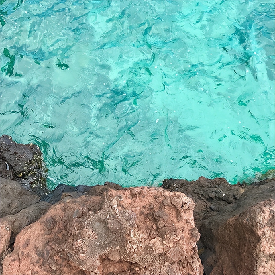 涠洲岛南湾鳄鱼山月亮湾景区