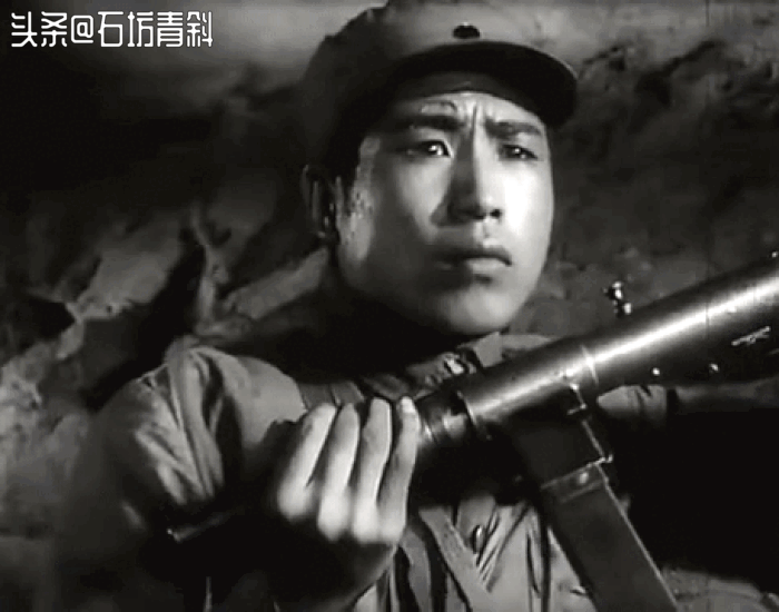 身体硬朗的张良：15岁当兵18岁入党，22岁辞演董存瑞没批准