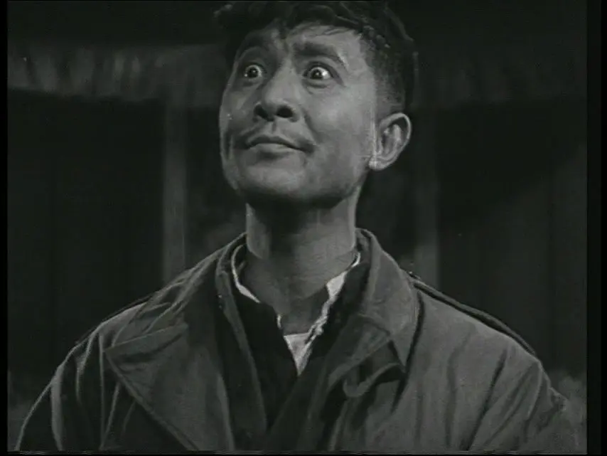 新中国成立前夜的代表作，欢笑与泪水交织的控诉：《乌鸦与麻雀》