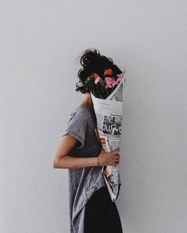 1.结婚以为多了一个家,其实是无家可归.2.