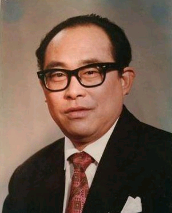 “歌唱家”朱逢博：丈夫死后不愿下葬遗体，痴情守候骨灰14年