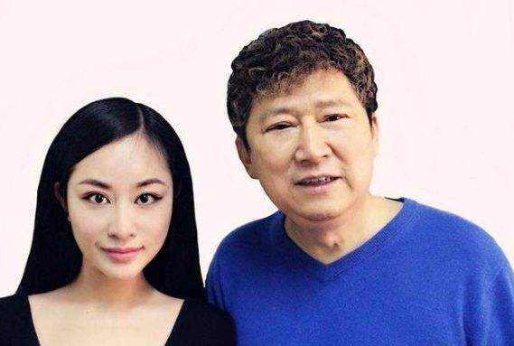 他被年长40岁的富婆包養，13年赚80亿，晚年却被丢进养老院