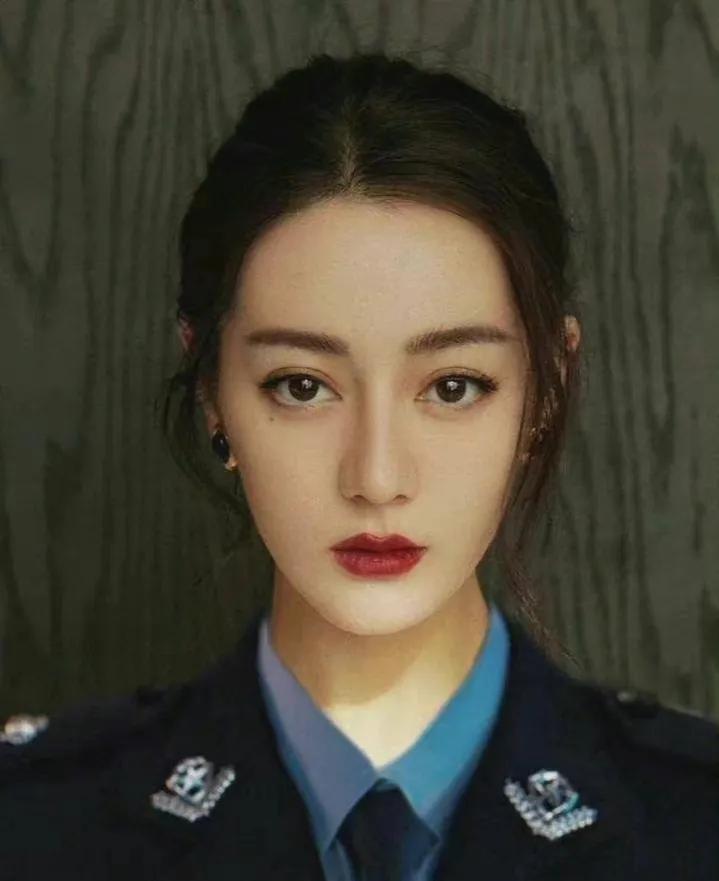 女艺人制服大PK，你最喜欢谁？