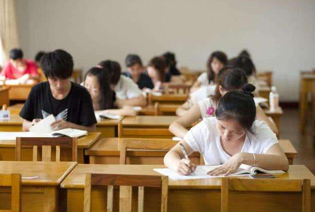 英语四六级成绩公布，及格线到底是425还是426？英语老师给出答案