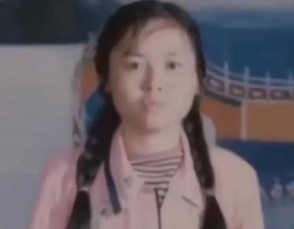 1995年，55岁老汉花120元买四川女大学生，两人跟牲口同住17年