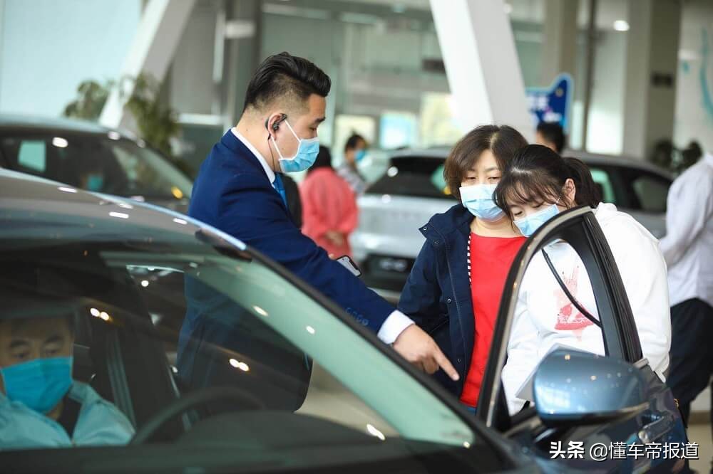 斩将2022 | 车市企稳回暖一年，老百姓“钱袋子”是影响的关键