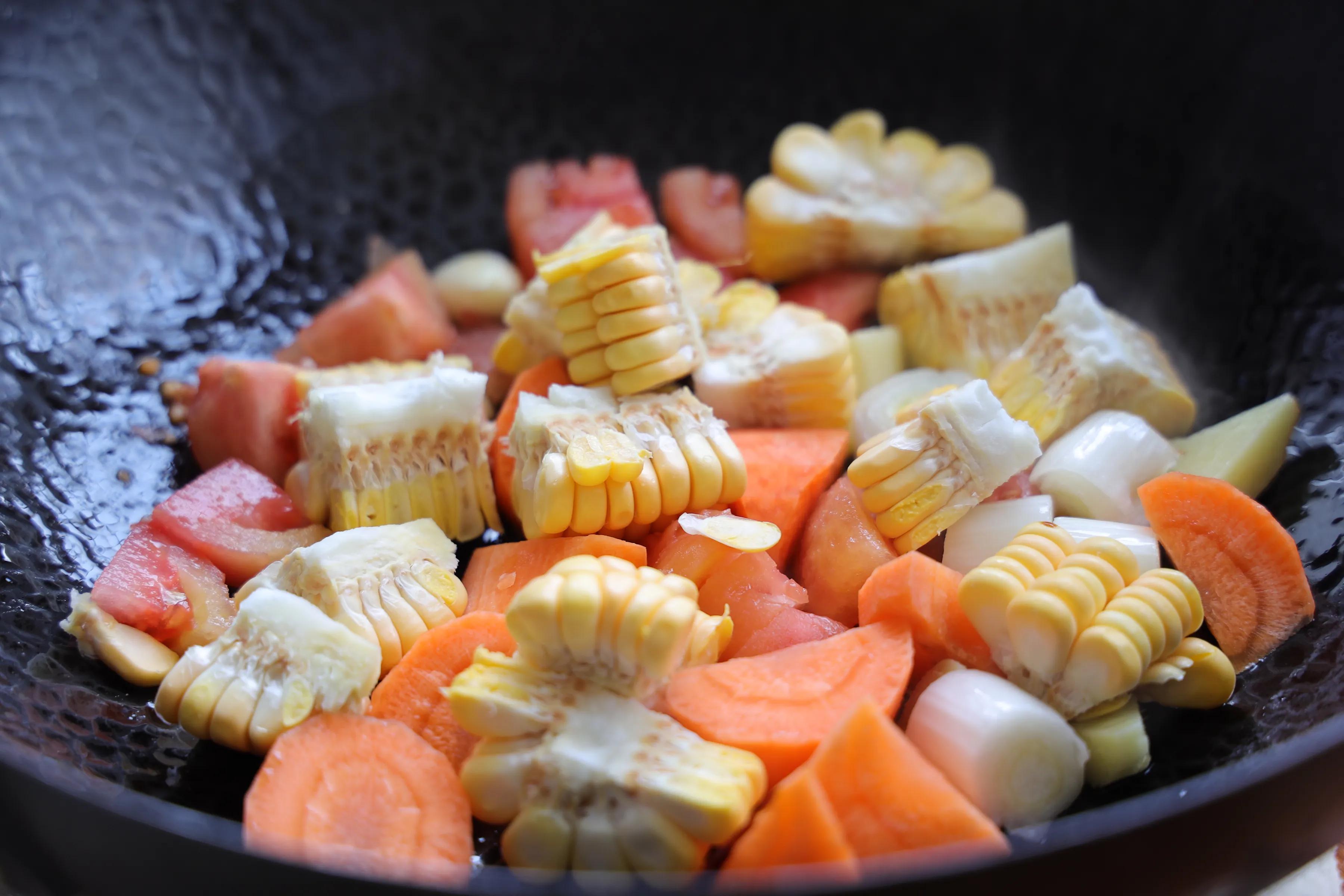 大寒节气，不知道吃什么，试试它，饭菜一锅焖，啥都有，太方便了