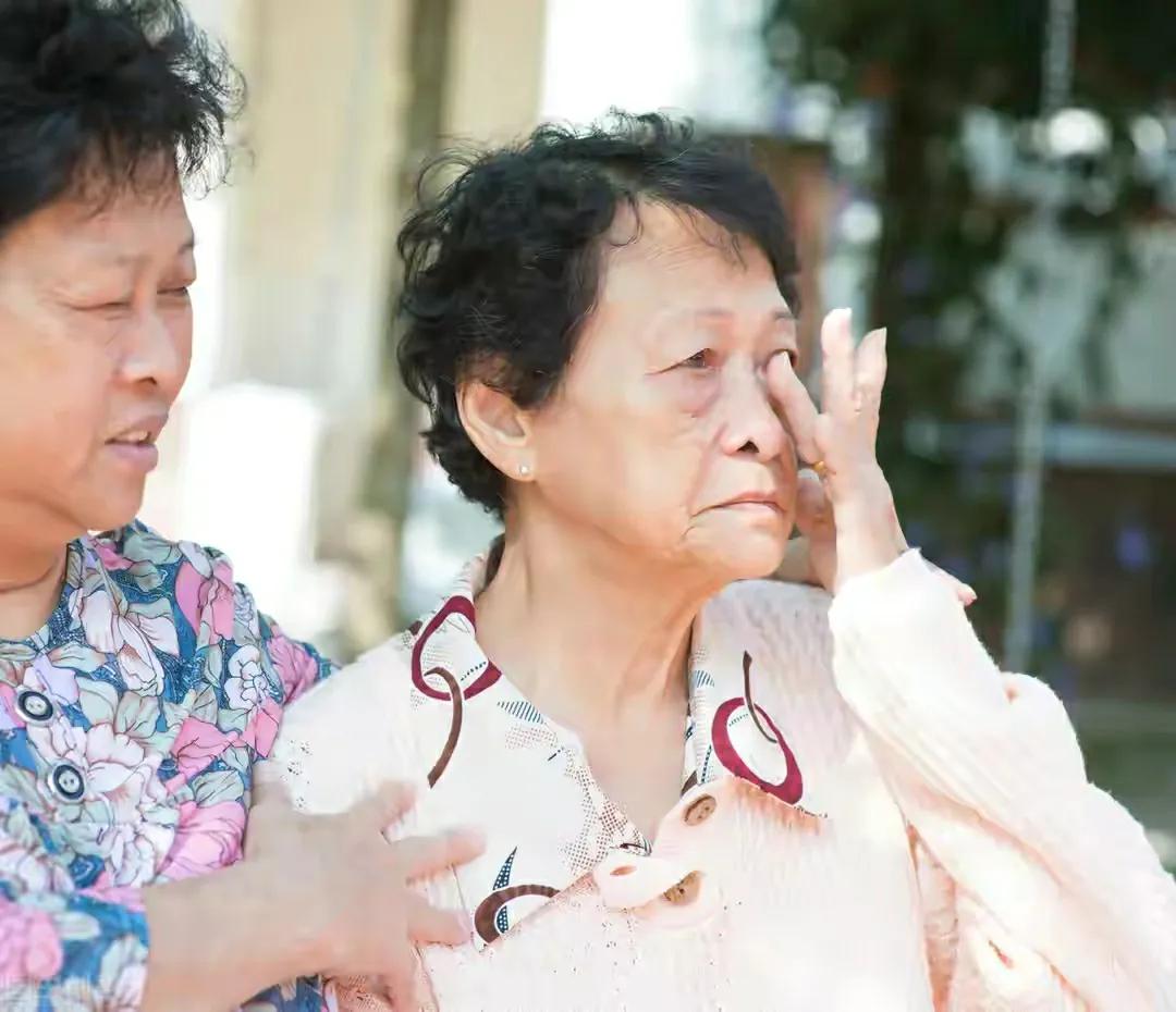 子女比父母先去世，父母会多痛苦？三个老人说出内心话