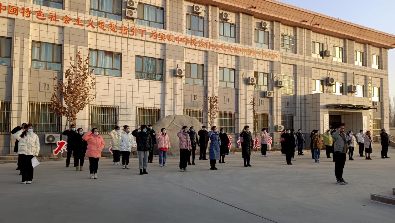 新疆巴州若羌县若羌镇:国旗下的献词,激发青少年浓浓爱国情