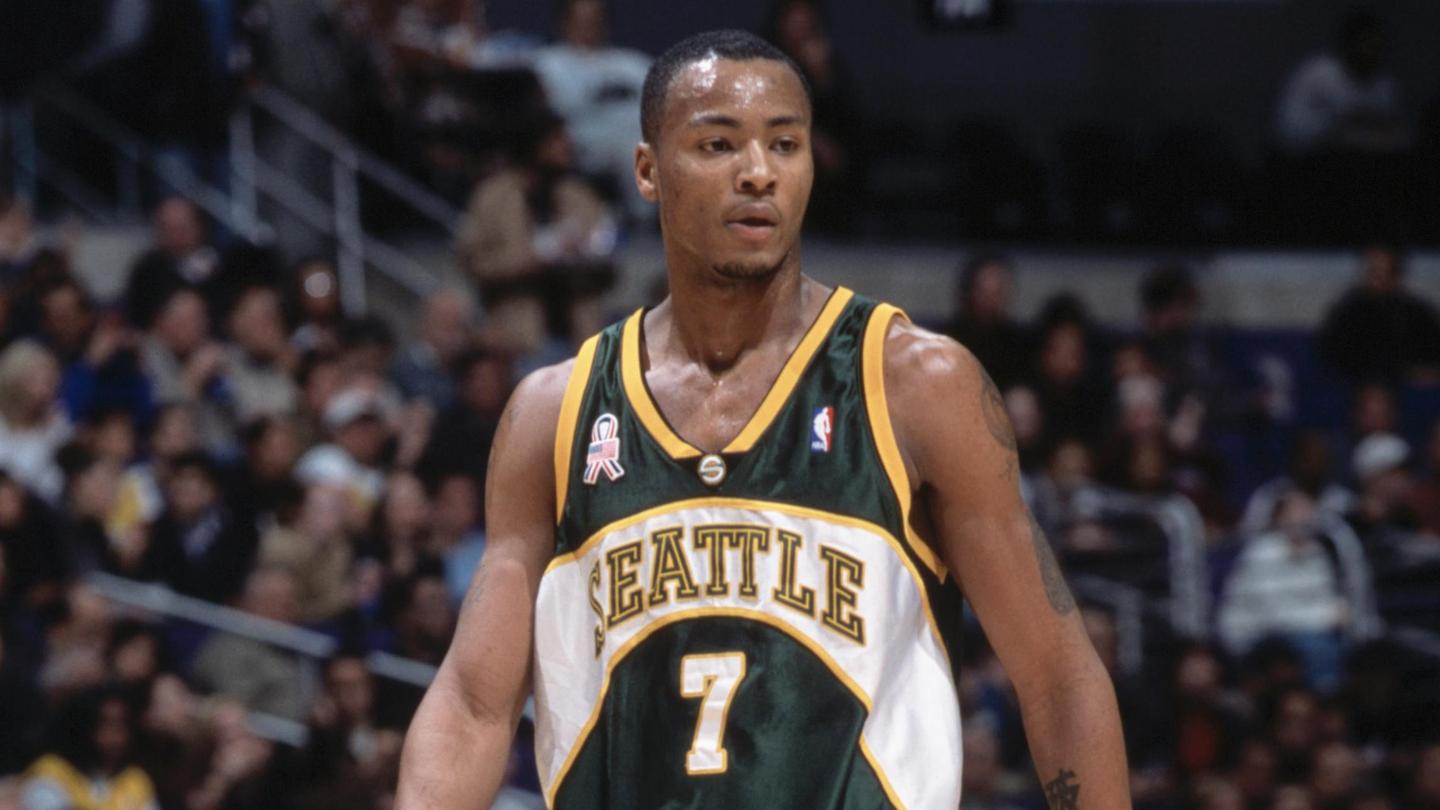 nba穿七号球衣有哪些(nba历史十大最强7号球星:现役两人上榜,安东尼