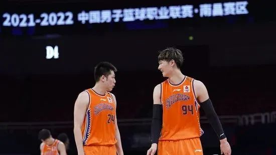 马里兰nba俱乐部有哪些(不到8000万！去年最大的签约啊！王哲林直接赚翻)