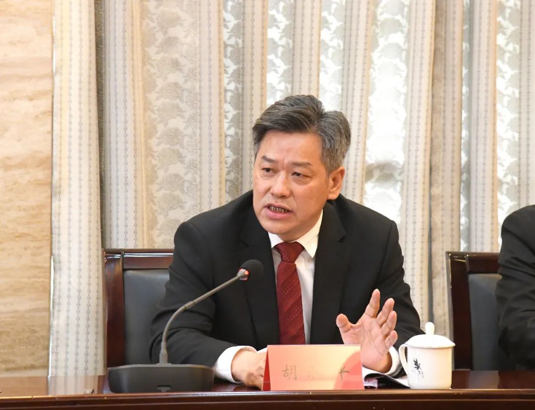 市六届人大常委会举行第三次会议