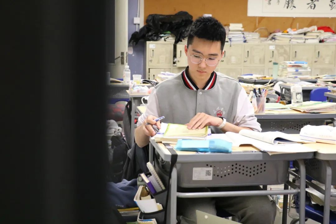 高考倒计时40天！致敬每一位成都为明的追梦者，决胜高考志做黑马