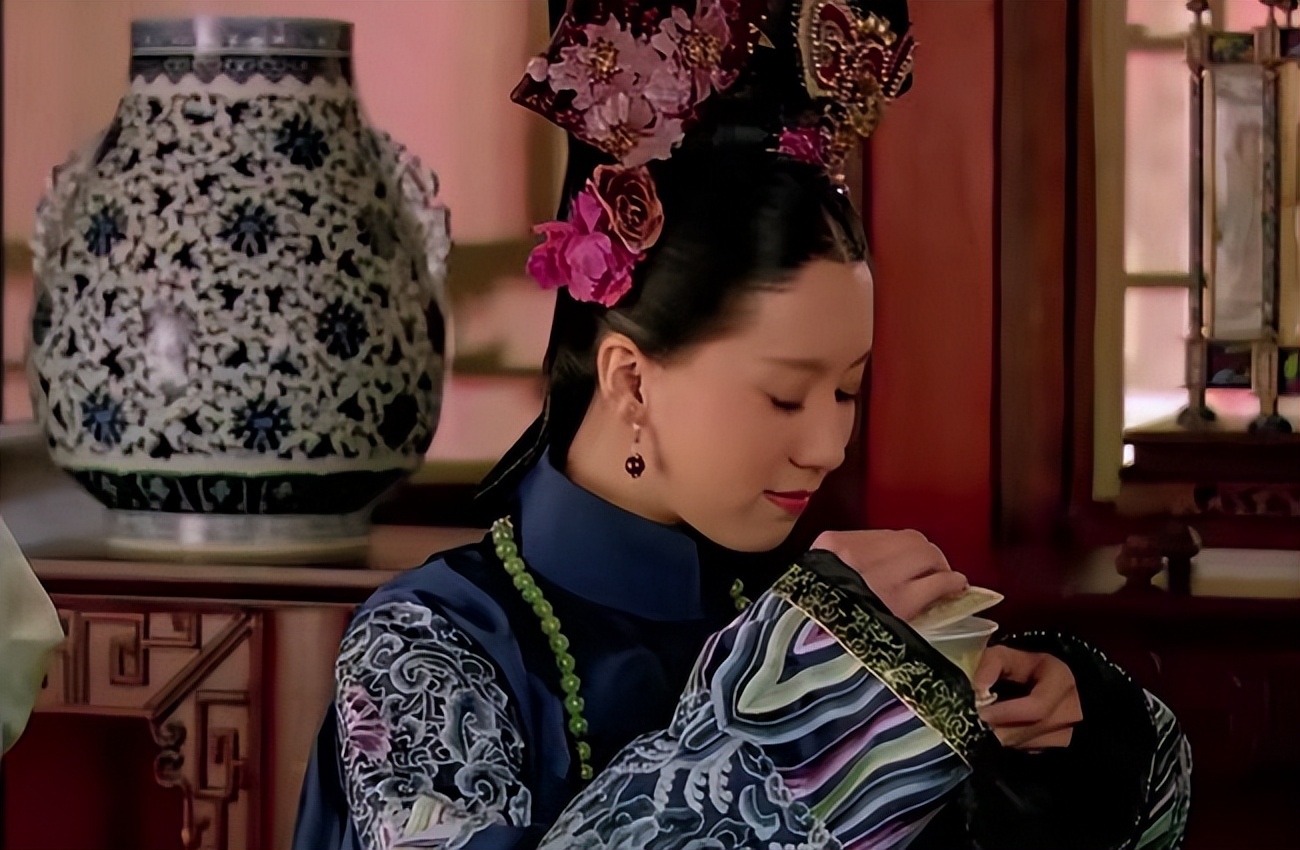 《甄嬛传》：同为侧福晋，孟静娴却完胜浣碧，她的心机你看懂了吗