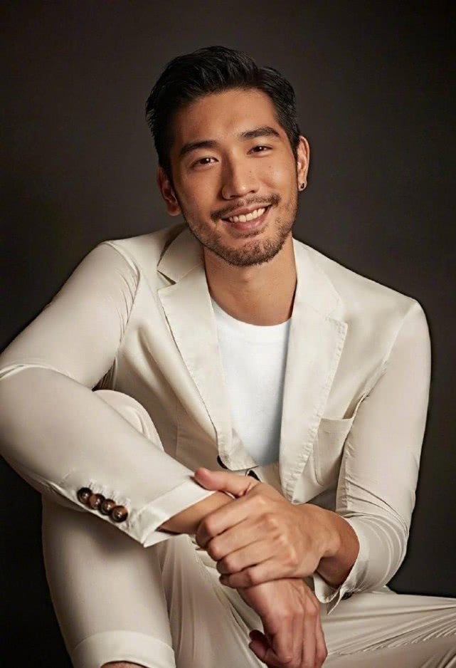 bella再次提起高以翔，粉丝留言：请你远离他的世界不要再打扰