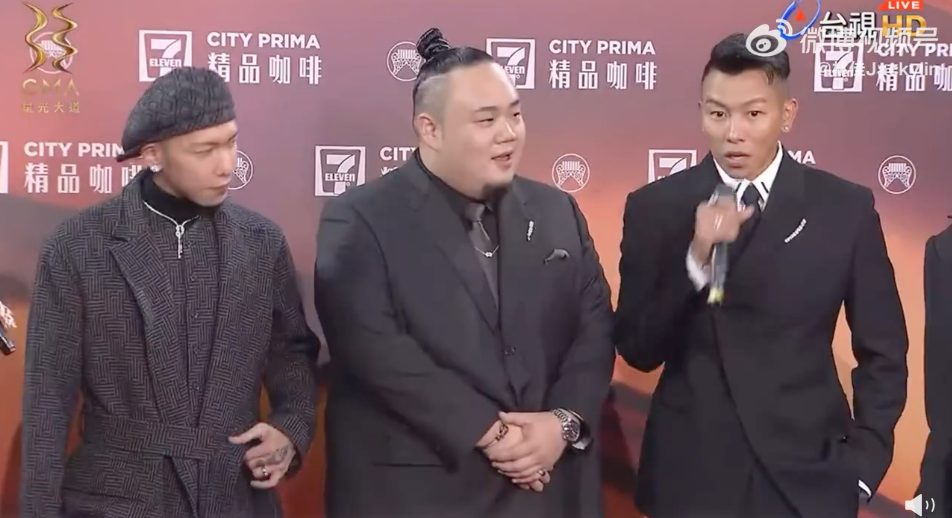 这是颁奖还是开业？金曲奖艺人造型齐翻车，现场变成乡村大舞台？