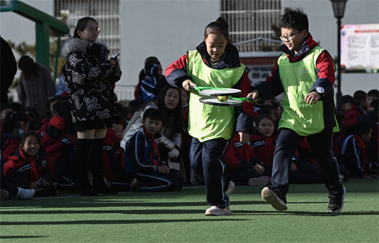 公益短式网球公开课在山西省太原市万柏林区科技实验小学成功举办