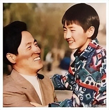 娱乐圈鲜为人知的亲属关系，陈凯歌陈赫不算啥，每一对都意想不到