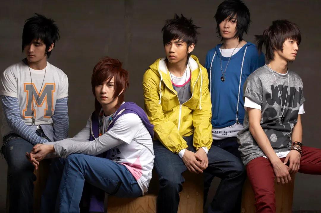 至上励合成团14年,家暴,退团,跑商演,结婚生子,5个人5种人生