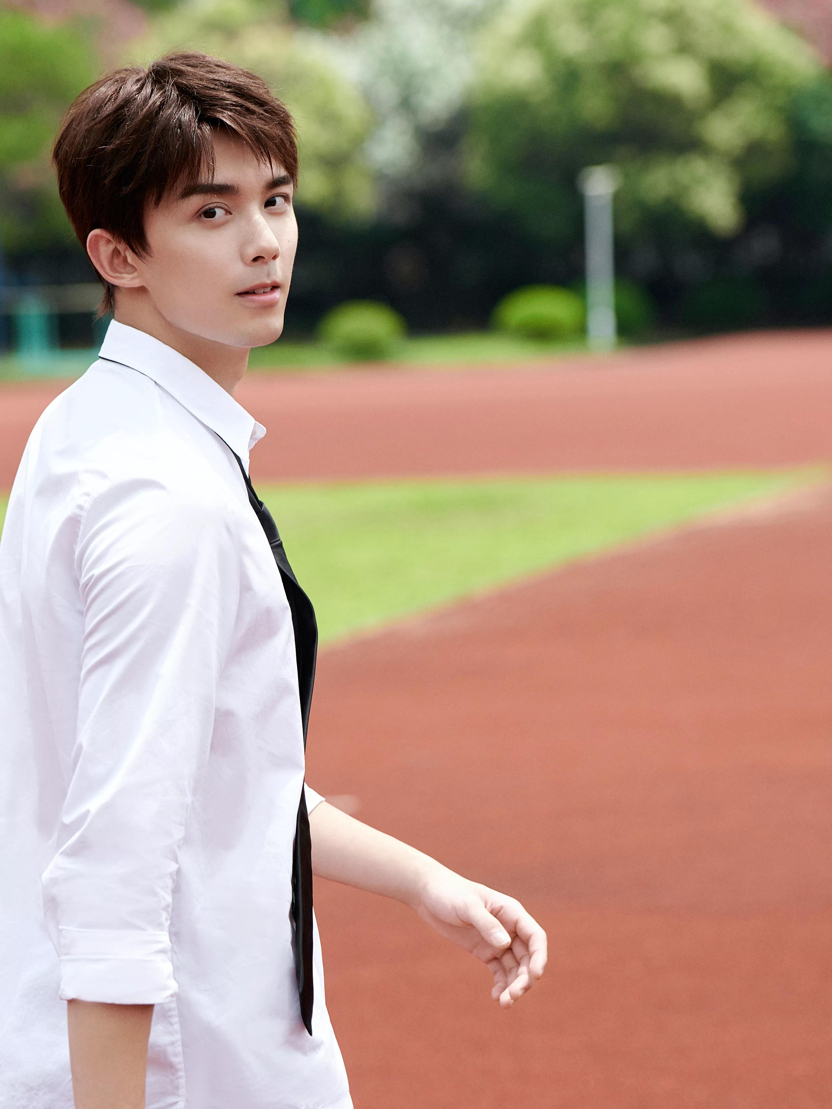 明星壁纸－吴磊