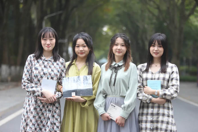 湖北又现4个“超强”学霸寝室：16人进入名校读研，1人签约上市公司！