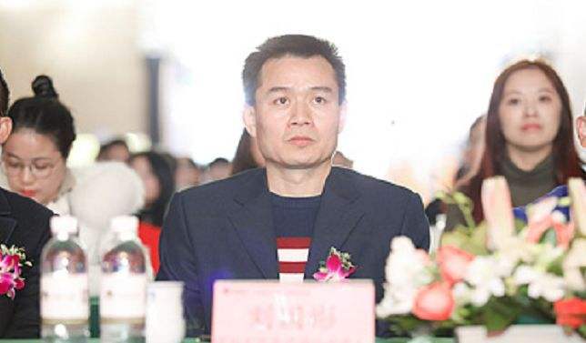 四川资中走出一位富豪：成功后积极投身慈善事业，身家60亿