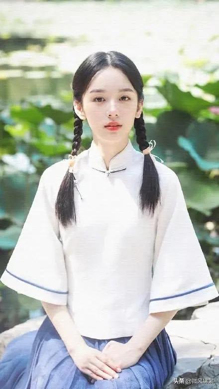 11位女星的民国学生装 灵动俏皮