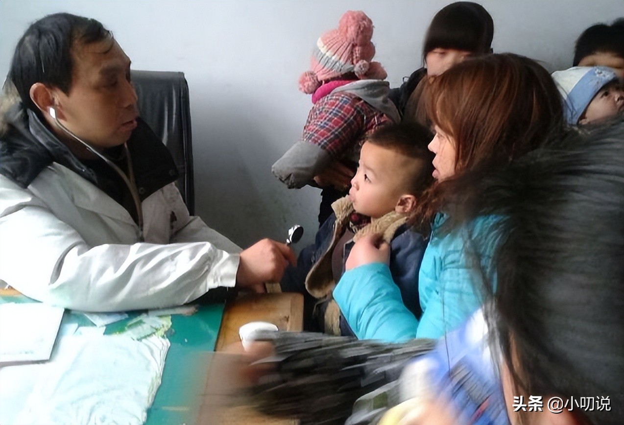 身高1.15米的张伸：44岁娶娇妻后被抛弃，无戏可拍靠小超市为生