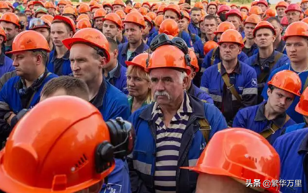 白俄罗斯经济超越青海省，人口930万，普通人一月工资多少钱？