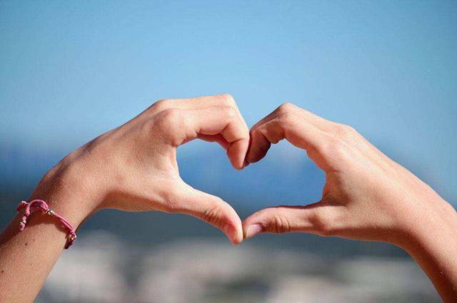 大学学校附近做什么生意赚钱呢（2022年）