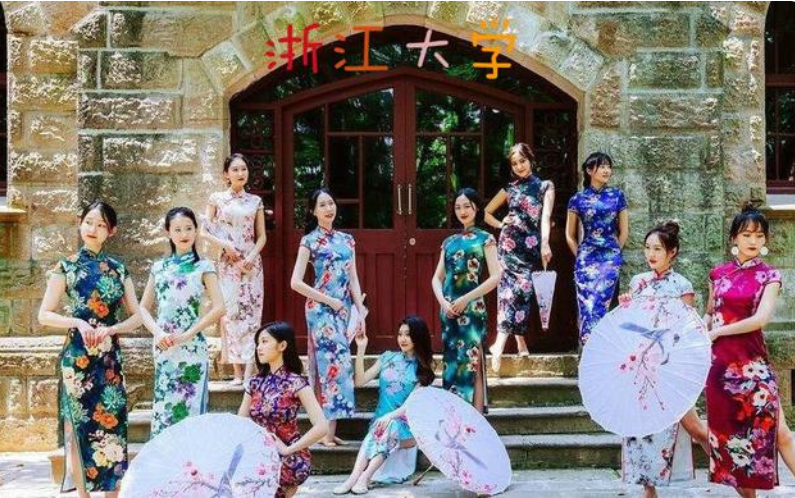 大学“旗袍”毕业照火了，既有气质又有内涵，网友：是恋爱的感觉