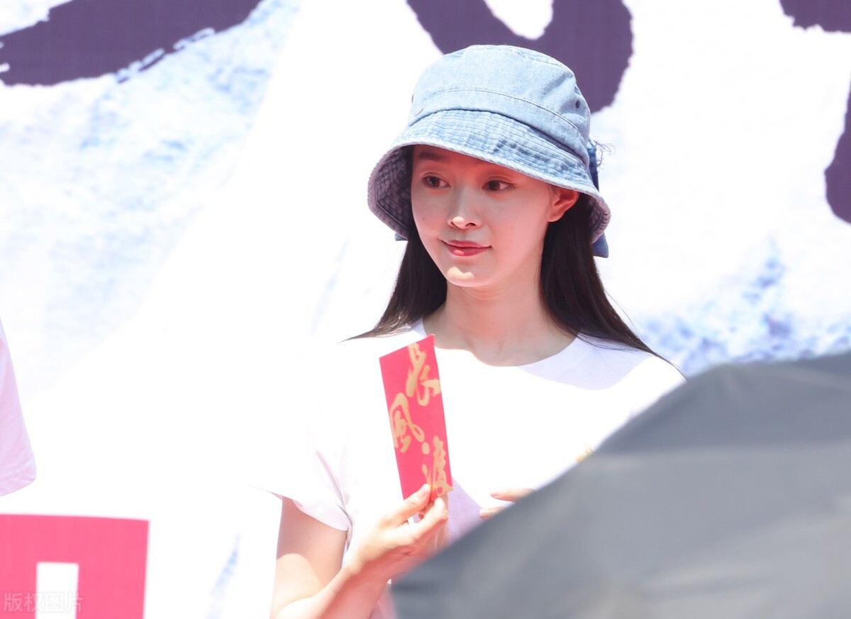 电视剧《长风渡》开机 宋轶白Tee搭渔夫帽纯净赶集笑容甜美