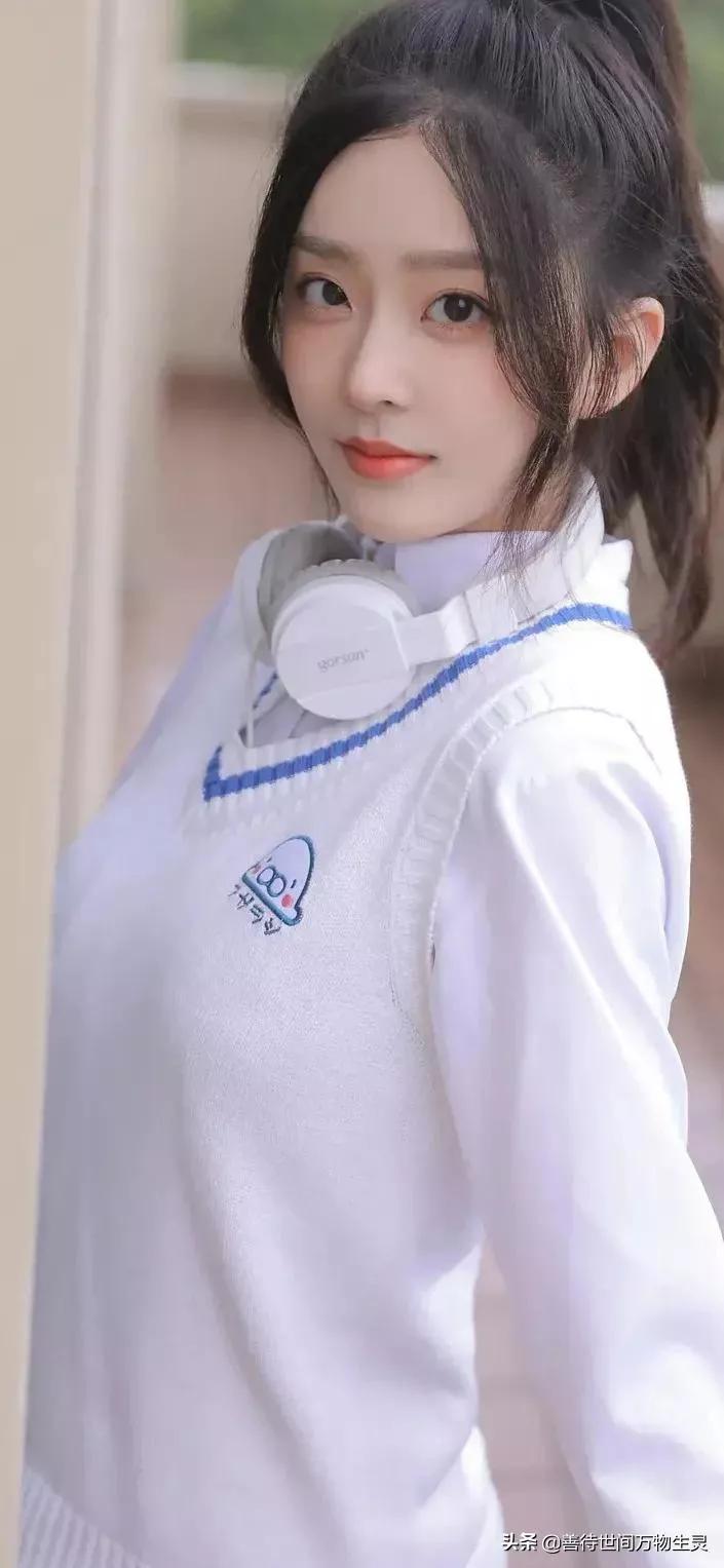 如花似玉的王嘉丽