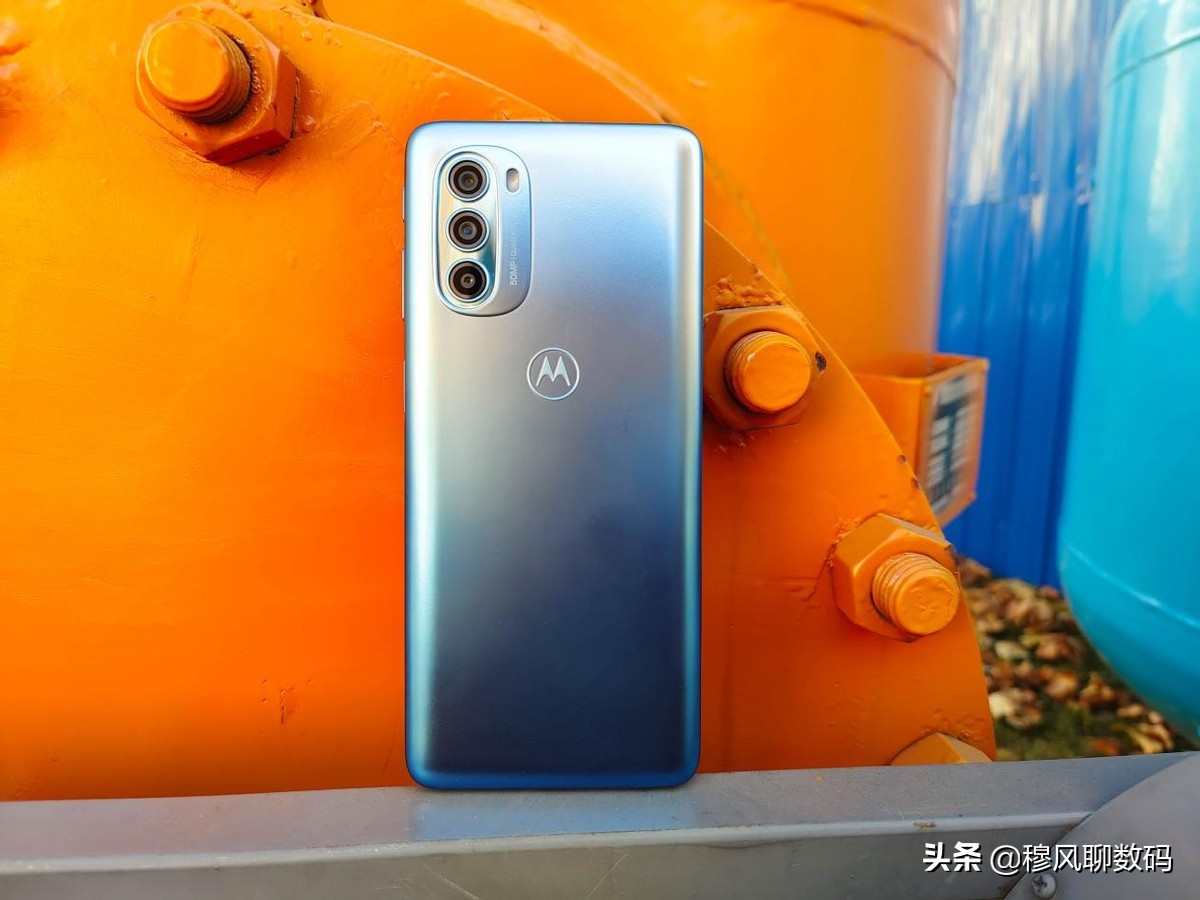 3nm芯片公布，摩托罗拉edge X40首发，跑分破120万