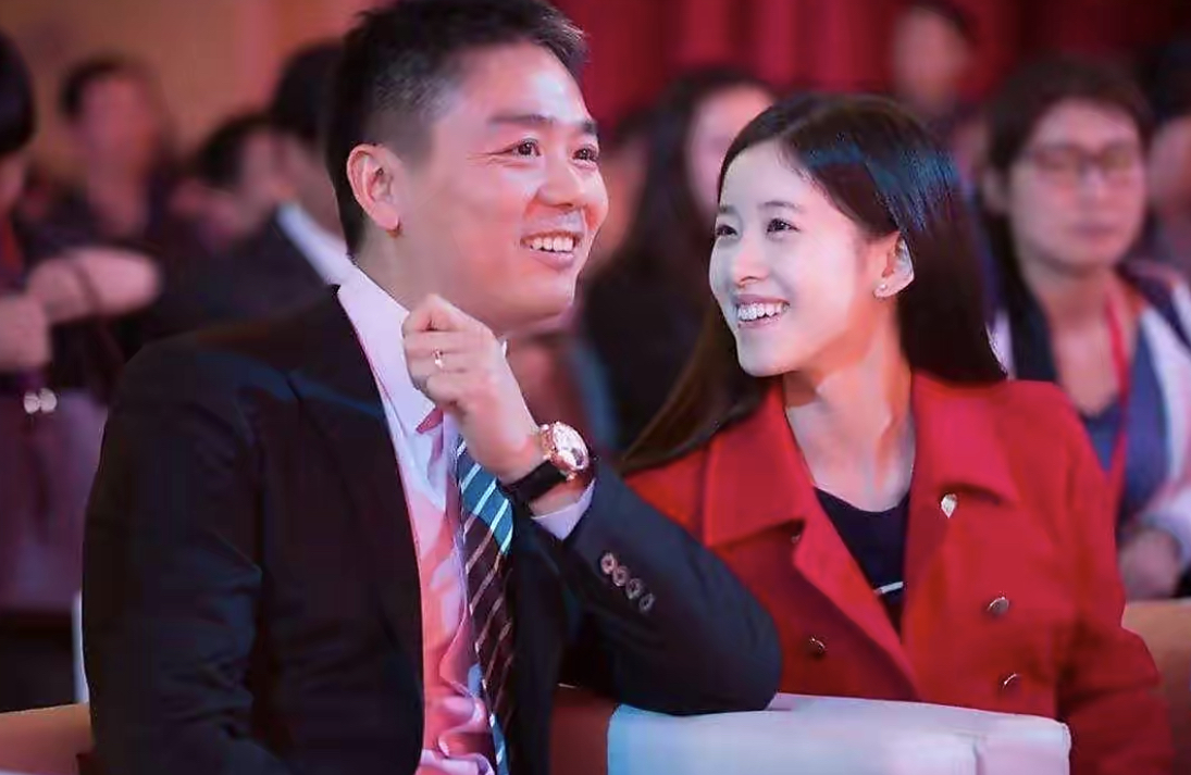 中国神秘富婆买5.6亿顶级豪宅,引发全网猜身份热潮,三人躺枪
