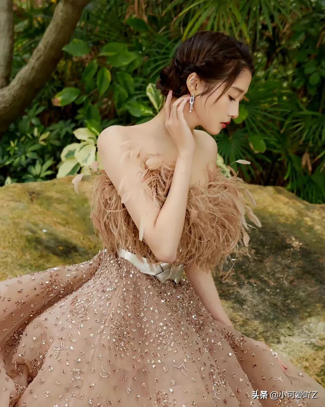 关晓彤美丽装扮图片