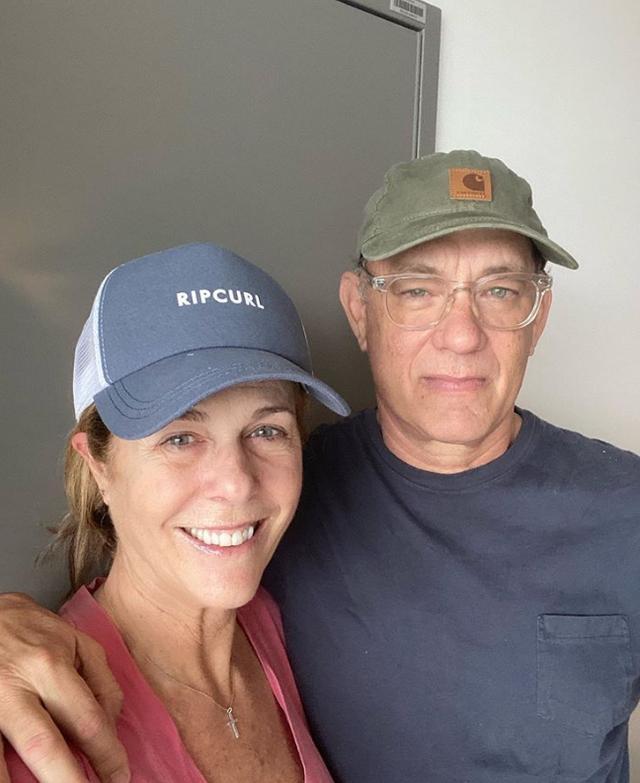 65岁汤姆·汉克斯右手发抖、身形消瘦，曾感染新冠，疑健康亮红灯