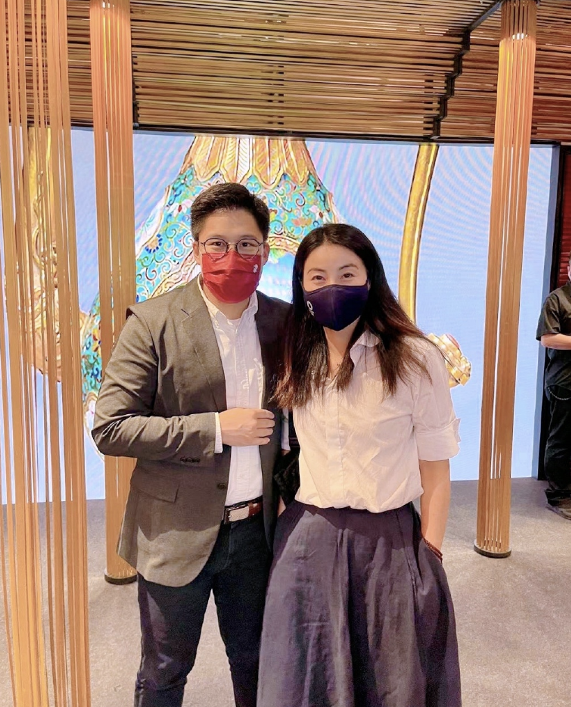 霍启刚带郭晶晶和儿子街头拉选票，亲弟弟一同现身帮宣传尽心尽力