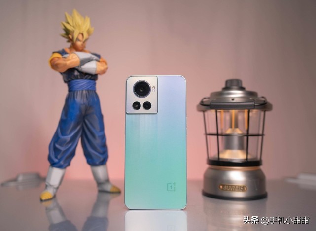 不必选择电竞手机，这4款2000元价位就能搞定，打游戏也是一绝