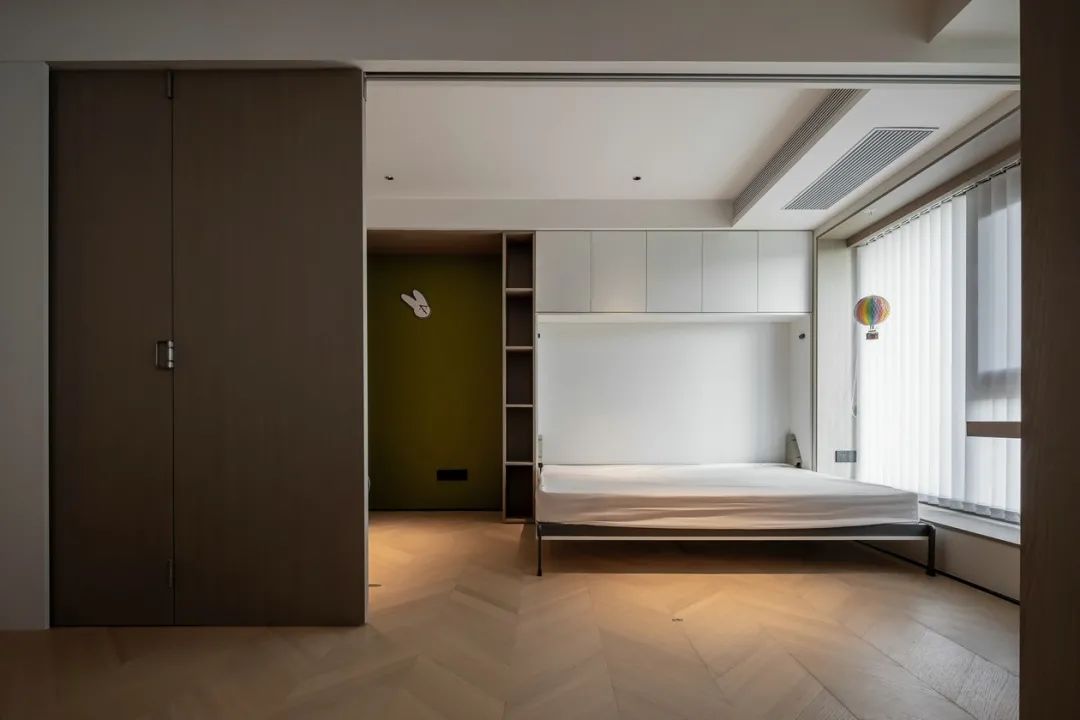 开放与童趣：130m²客餐厨+书房+休闲区一体，越看越喜欢