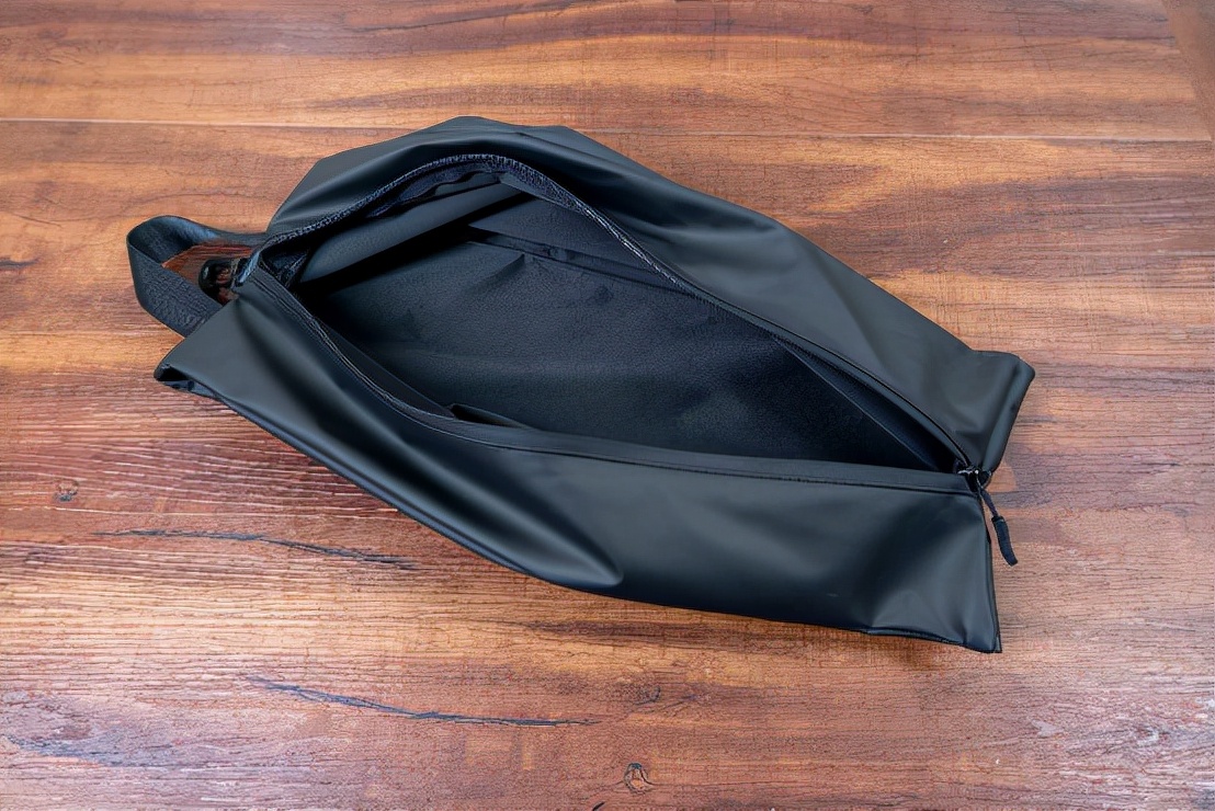 颜值与空间兼得，好看又能装，光影行星宙斯双肩包体验