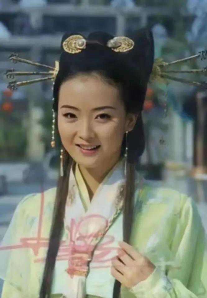 还珠格格第2部演员?朱宏嘉 身 高:1.