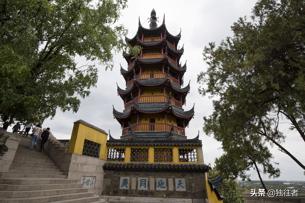 金山寺简介（一个充满历史传说与神话故事的寺庙）